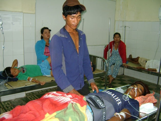 Chàng thanh niên Khmer rơi từ cây cao 11m xuống đất thoát chết kỳ diệu - 1 Danh Đen được điều trị tại BVĐK tỉnh Sóc Trăng.