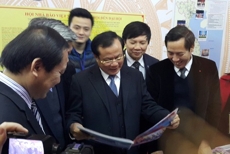 Bí thư Thành ủy Hà Nội thăm và chúc tết Hội báo Xuân 2015 - 1 Bí thư Thành ủy Hà Nội Phạm Quang Nghị thăm Hội báo Xuân 2015.