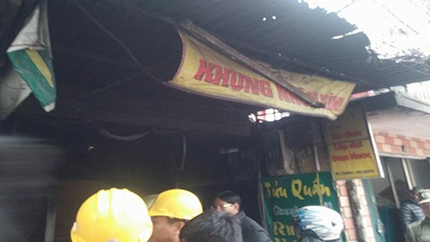 Hà Nội: Bà bầu kêu cứu trong đám cháy ở khu tập thể - 1 Hiện trường vụ hỏa hoạn