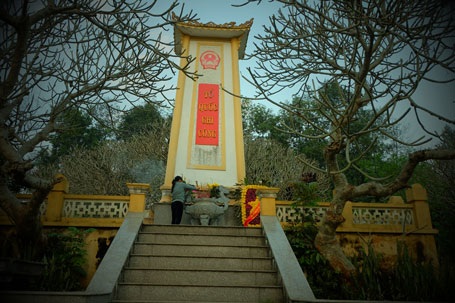 Kỹ sư lấy thân mình che lựu đạn và những nữ liệt sĩ tuổi thanh xuân - 1 Kỹ sư địa chất lấy thân mình che lựu đạn