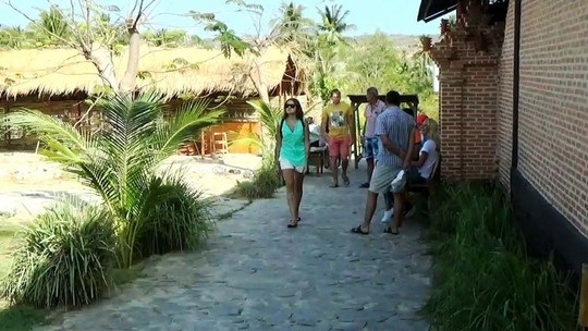 Một số du khách Nga tham quan biệt thự