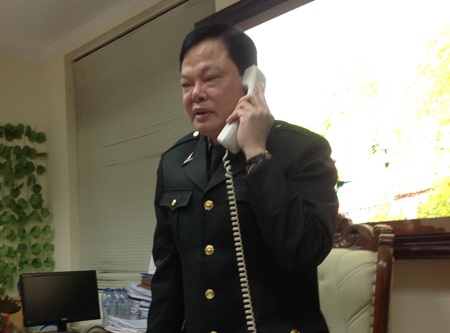 Ông Phạm Trọng Đạt trực tiếp xử lý tin tố giác qua điện thoại tại trụ sở Thanh tra Chính phủ.