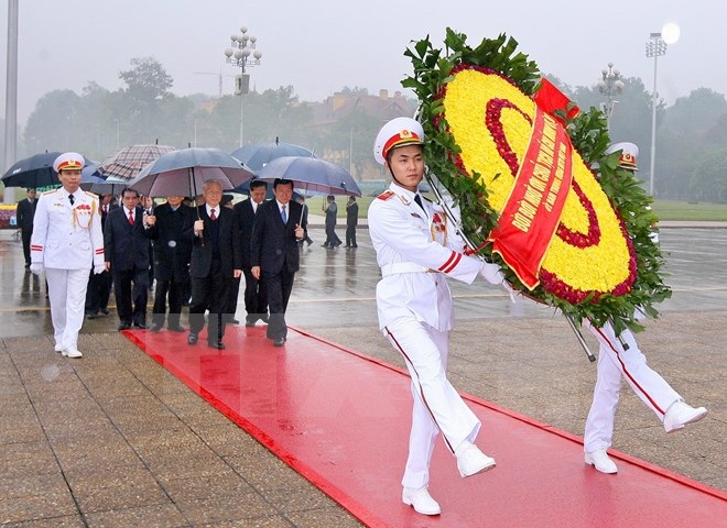 Lãnh đạo Đảng, Nhà nước vào Lăng viếng Chủ tịch Hồ Chí Minh - 1 Lãnh đạo Đảng, Nhà nước vào Lăng viếng Chủ tịch Hồ Chí Minh