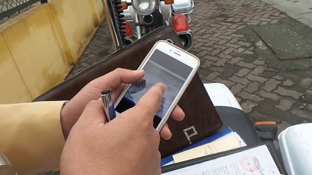 Hà Nội: Phạt "nóng" người vi phạm giao thông qua camera giám sát - 4 Hà Nội: Phạt nóng người vi phạm giao thông qua camera giám sát