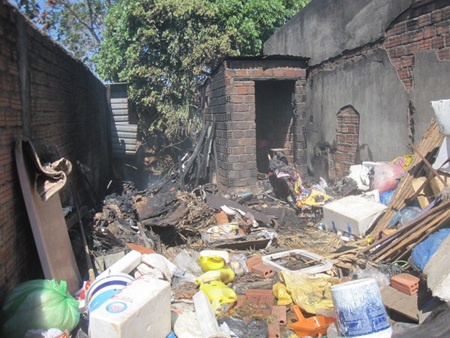 Tài sản bị cháy đa phần là những món đồ phế thải nên không có giá trị.