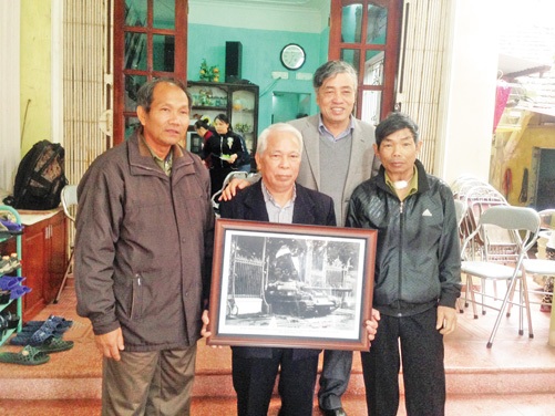 Cuộc gặp gỡ của những chiến sĩ xe tăng 846