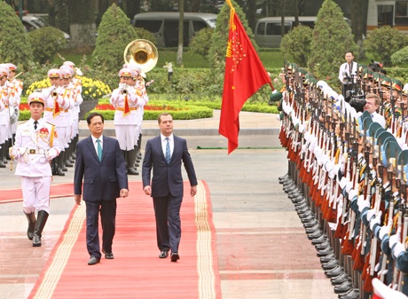 Hợp tác năng lượng và quân sự là trụ cột trong quan hệ Việt - Nga