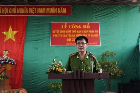 “Ngày về” của phạm nhân thi hành án tại Trại tạm giam số 2 - 2 Các phạm nhân tại lễ công bố giảm án tha tù sáng nay, 27-4