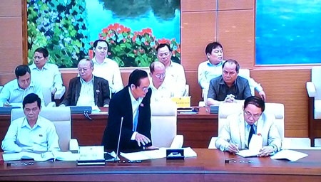 “Tôi nói những điều tâm huyết vì hết khoá này sẽ nghỉ” - 1 Đại biểu Trần Du Lịch nêu nhiều băn khoăn về Dự án Luật Ban hành văn bản pháp luật.