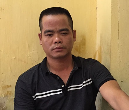 Đối tượng Lê Văn Xuyên cầm đầu đường dây ma túy lớn bị bắt giữ tại cơ quan điều tra.