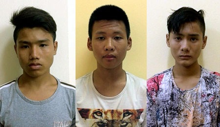 Hà Nội: Dùng dao đe dọa cướp xe Liberty của thiếu nữ - 1 Ba đối tượng Trường, Trung và Sơn bị Công an quận Hoàng Mai tạm giữ.
