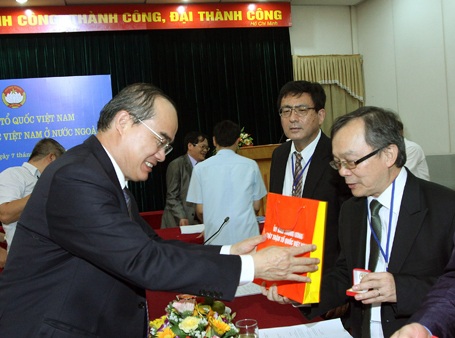 Giáo sư Nguyễn Thiện Nhân kêu gọi trí thức kiều bào giải 5 bài toán phát triển đất nước - 2 Giáo sư Nguyễn Thiện Nhân kêu gọi trí thức kiều bào giải 5 bài toán phát triển đất nước