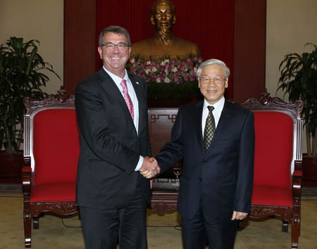 Tổng Bí thư, Chủ tịch nước tiếp Bộ trưởng Quốc phòng Hoa Kỳ