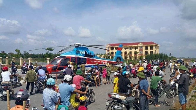 Máy bay quân sự gặp sự cố, hạ cánh khẩn cấp ở Thái Bình - 1 Hiện trường chiếc máy bay quân sự phải hạ cánh khẩn cấp. (Ảnh: otofun)
