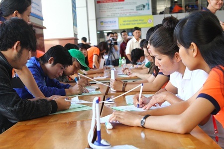 Ngành Luật kinh tế: Cơ hội khẳng định bản thân trong nền kinh tế hiện đại - 2 Thí sinh nộp hồ sơ xét tuyển vào ngành Luật kinh tế tại HUTECH
