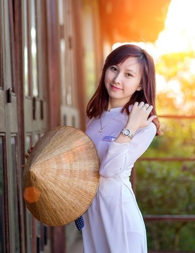 Cô giáo tiểu học Đắk Lắk xinh đẹp, hát hay, kinh doanh giỏi - 1 Cô giáo trẻ Hoài Thương xinh xắn, giỏi giang