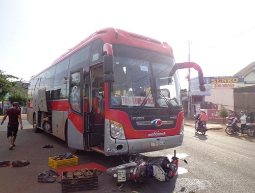 Va chạm với xe khách 40 chỗ, 1 nạn nhân nguy kịch
