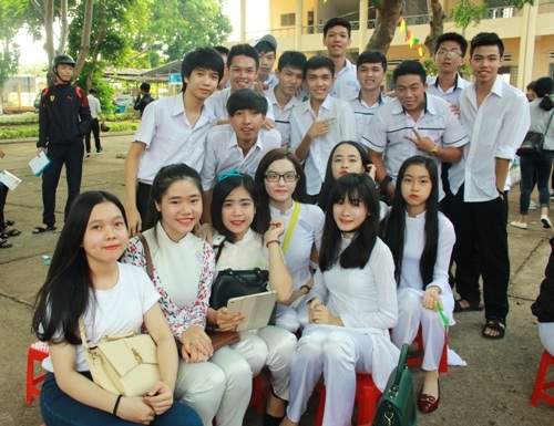 Rạng rỡ trong ngày chia tay nhau