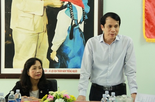 Thứ trưởng yêu cầu Sở không để bất cứ thí sinh nào vì khó khăn mà phải bỏ thi.