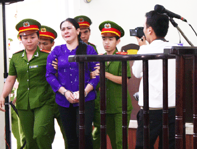 Vợ nhà báo Hoàng Hùng nhận án tù chung thân