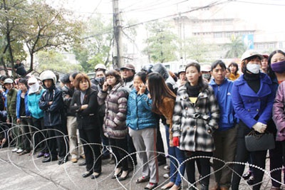 Sát thủ máu lạnh bật khóc nghe mô tả thương tích nạn nhân  - 12