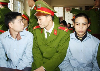 Sát thủ máu lạnh bật khóc nghe mô tả thương tích nạn nhân  - 4