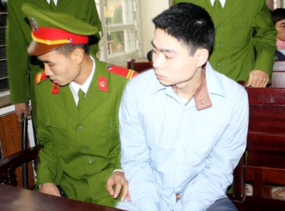 Sát thủ máu lạnh bật khóc nghe mô tả thương tích nạn nhân  - 17