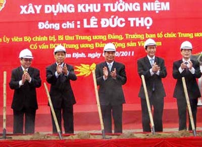 Míttinh kỷ niệm 100 năm ngày sinh ông Lê Đức Thọ - 1 Míttinh kỷ niệm 100 năm ngày sinh ông Lê Đức Thọ - 1