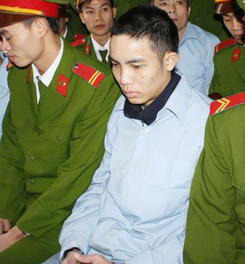 Sát thủ máu lạnh bật khóc nghe mô tả thương tích nạn nhân  - 5