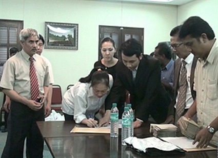 “Phải bồi thường cho chúng tôi”