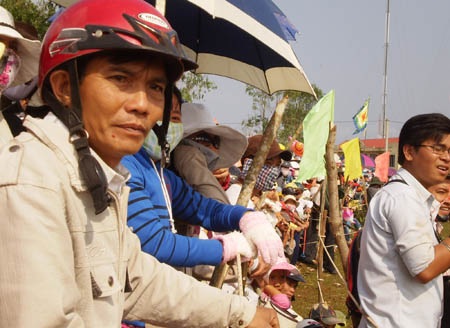 Lên gò Thì Thùng xem nông dân đua ngựa - 3 Lên gò Thì Thùng xem nông dân đua ngựa - 3