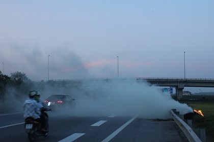 Khói mù Hà Nội do đốt rơm rạ - 1