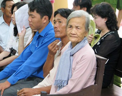 Vợ nhà báo Hoàng Hùng nhận án tù chung thân