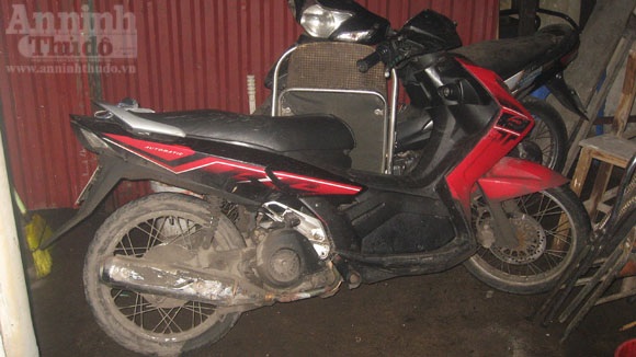 Bắt gọn tên cướp lẩn trốn vào đền Đồng Cổ - 1 Bắt gọn tên cướp lẩn trốn vào đền Đồng Cổ