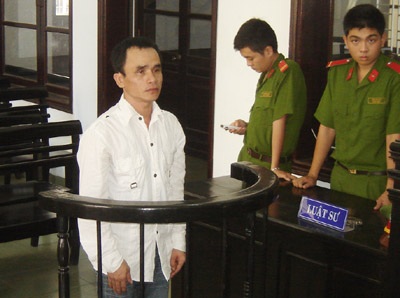 Bị cáo Nguyễn Văn Danh trước vành móng ngựa.