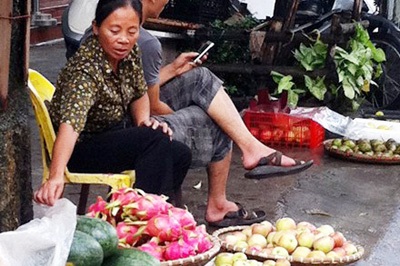 Hoa quả Trung Quốc nghi chứa chất gây vô sinh - 1 Cần cẩn thận khi mua hoa quả có xuất xứ từ Trung Quốc (ảnh mang tính minh họa). Ảnh: P.L