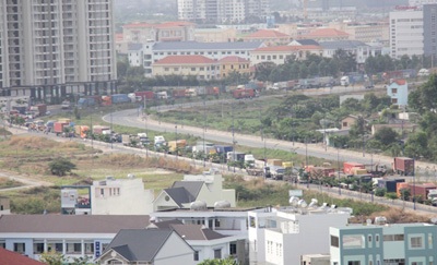 Sự cố gây tắc đường kéo dài 5km.