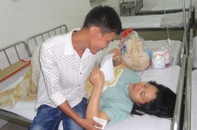 Những công dân đầu tiên đón năm mới - 6 5 công dân đầu tiên của TPHCM năm 2013.