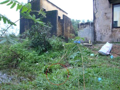 Vị trí két sắt bị phá lấy tiền và vứt lại hiện trường.