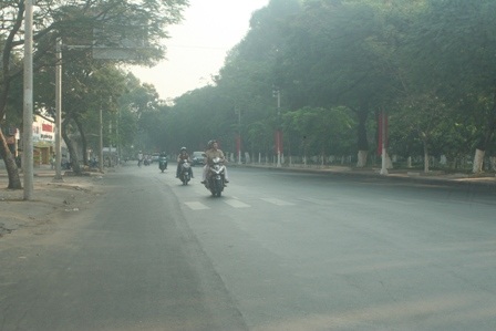 Đường Trần Quốc Hoàng không còn cảnh xe nối đuôi nhau thành hàng dài