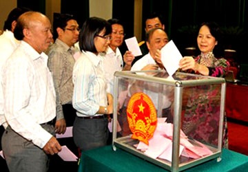 Chuẩn bị lấy phiếu tín nhiệm: Nhiều bỡ ngỡ khi lần đầu tự chấm điểm - 1 Chuẩn bị lấy phiếu tín nhiệm: Nhiều bỡ ngỡ khi lần đầu tự chấm điểm