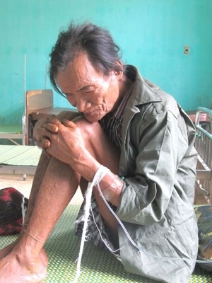 “Người rừng” muốn về lại rừng - 1 Sức khỏe ông Hồ Văn Thanh đã tạm ổn.