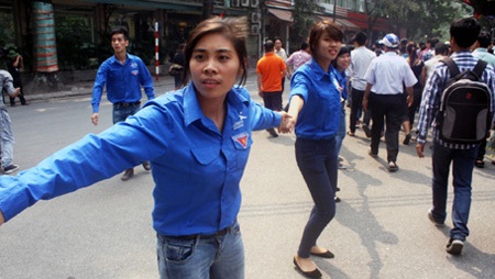 Những hình ảnh đẹp của lực lượng sinh viên, thanh niên tình nguyện suốt 1 tuần qua.