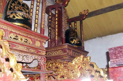 Bi - hài trộm cổ vật đình chùa - 1 Ngang nhiên dùng xe ô tô trộm cổ vật