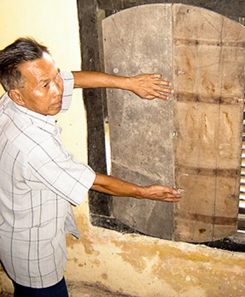 Bi - hài trộm cổ vật đình chùa - 2 Kẻ trộm gửi trả cổ vật