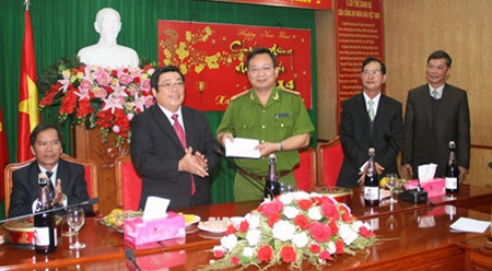 Lời khai rợn người của kẻ thủ ác sát hại vợ chồng già ngày giáp tết - 3 Lãnh đạo tỉnh Lâm Đồng khen thưởng lực lượng công an