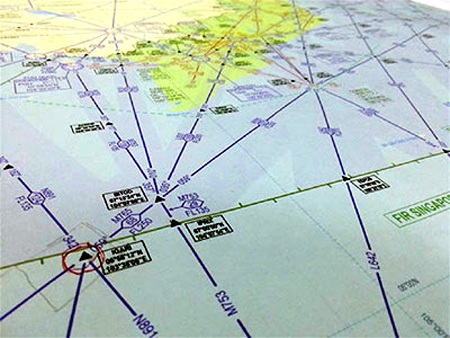 Thêm 2 trực thăng không quân bay đến khu vực 2 vết nghi dầu loang