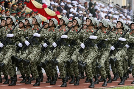 Bảo vệ chủ quyền - Sự kiện “nóng bỏng” nhất năm 2014 - 3 Đoàn lính đặc công tham gia lễ diễu binh (ảnh: Hữu Nghị).