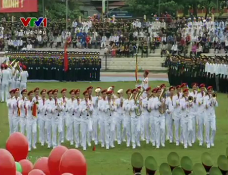“Điện Biên Phủ là bài học về tinh thần tự cường dân tộc” - 2 Lễ diễu binh tại sân vận động trung tâm thành phố Điện Biên Phủ.