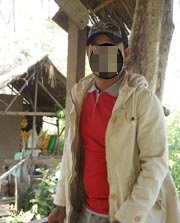 Th.N. - Một cò mua bán linh vật.